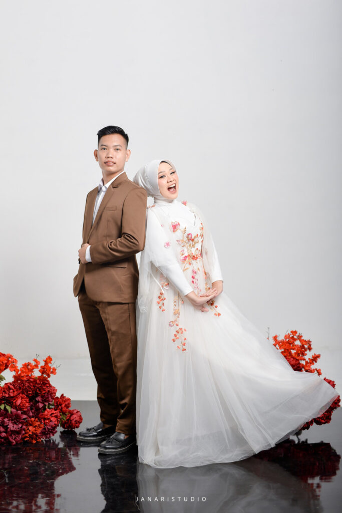 Akbar & yuli lv 1