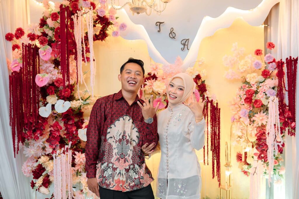 Ade & tia lamaran