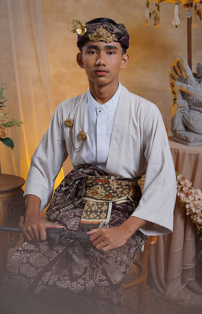 Mila & dena & wahyu 12 wahyu